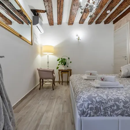 Con Giardino Privato, In Centro, Vicino Stazione *