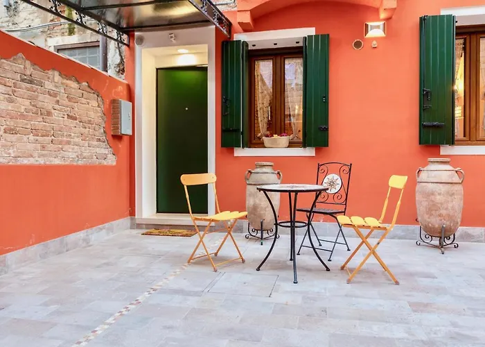 شقة Con Giardino Privato, In Centro, Vicino Stazione *