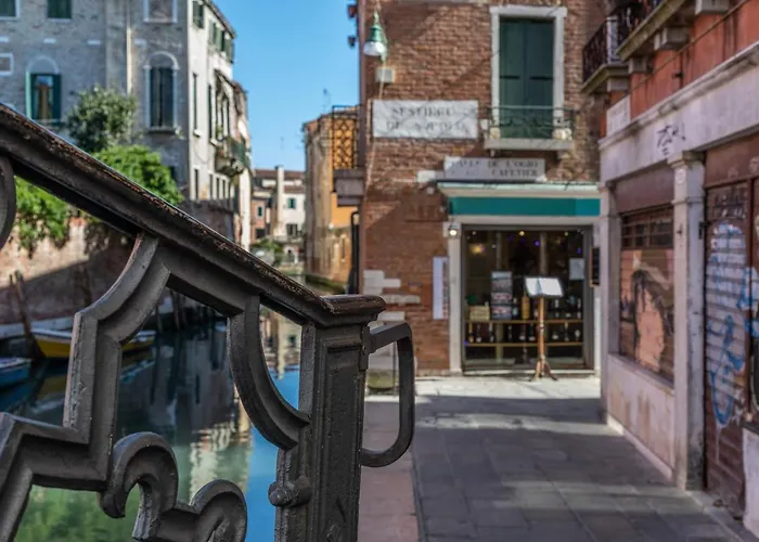 Con Giardino Privato, In Centro, Vicino Stazione شقة *