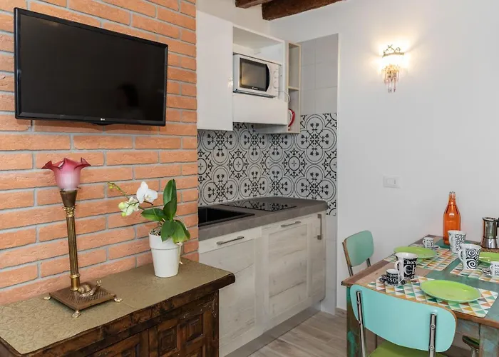 Con Giardino Privato, In Centro, Vicino Stazione شقة البندقية