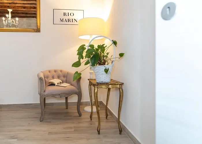 Con Giardino Privato, In Centro, Vicino Stazione شقة *